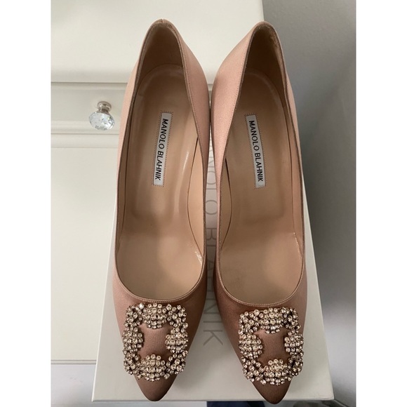 Manolo Blahnik Hangisi 70mm heel🤍flesh satin🤍 - Picture 4 of 7